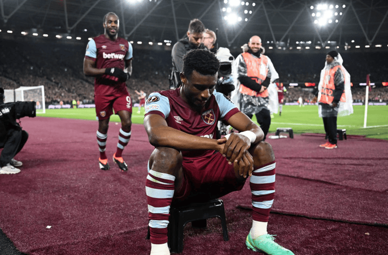 玉昆外援奥斯卡在老家开车时车辆突然起火，好在人没事