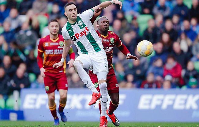 台球表现出 台球表现出